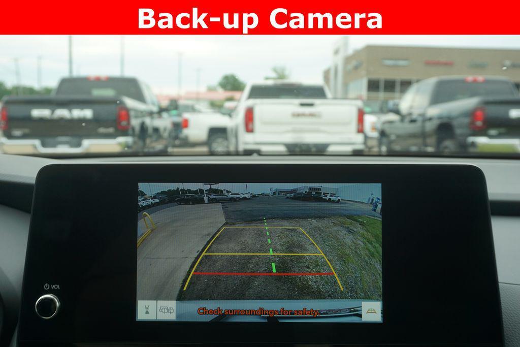 used 2025 Toyota Highlander car, priced at $44,999