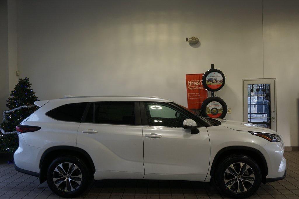 new 2026 Toyota Highlander car, priced at $47,420