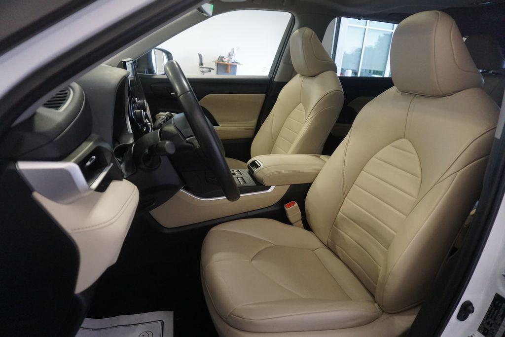 used 2023 Toyota Highlander car, priced at $35,572