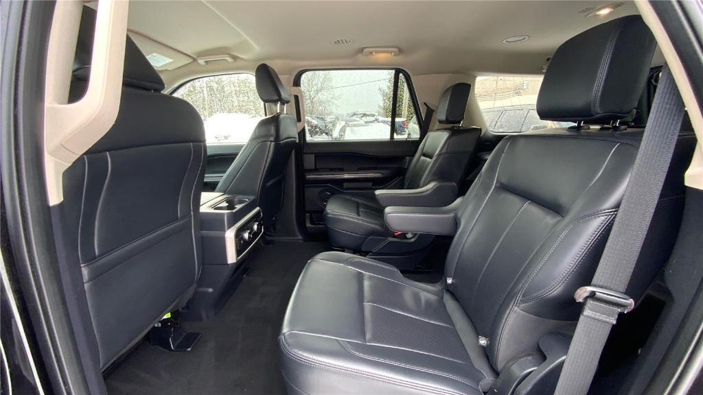 used 2024 Ford Expedition car, priced at $40,995
