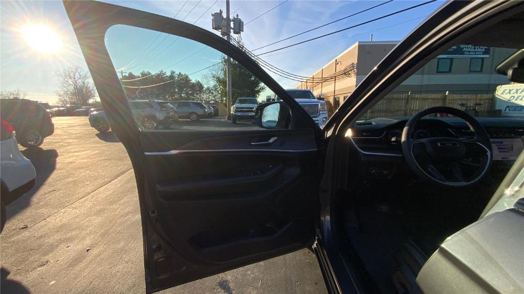 used 2023 Jeep Grand Cherokee L car, priced at $29,995