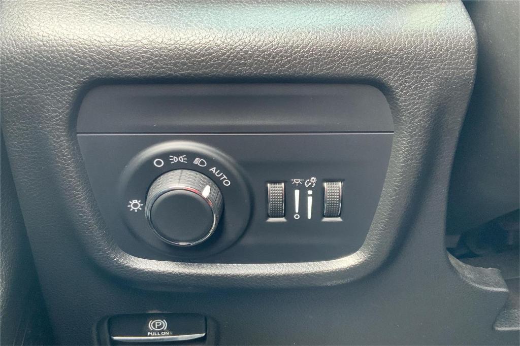 used 2023 Jeep Grand Cherokee L car, priced at $30,995