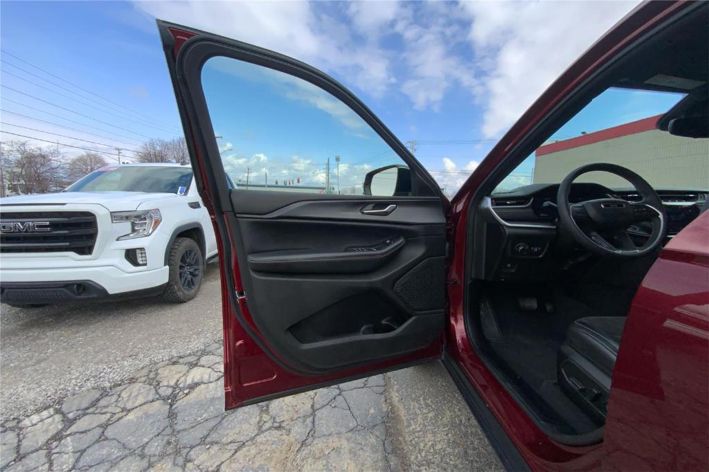used 2023 Jeep Grand Cherokee L car, priced at $30,995