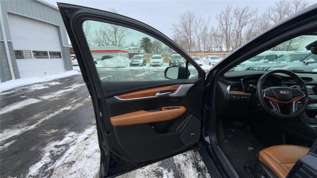 used 2021 Cadillac XT5 car, priced at $23,495