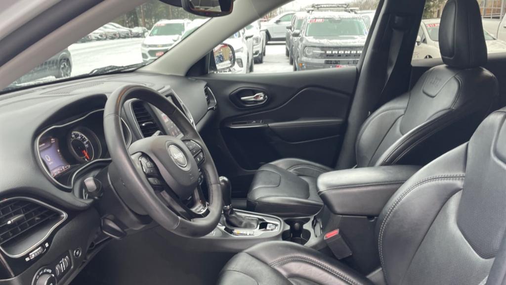 used 2023 Jeep Cherokee car, priced at $20,695