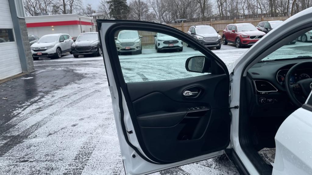 used 2023 Jeep Cherokee car, priced at $20,695