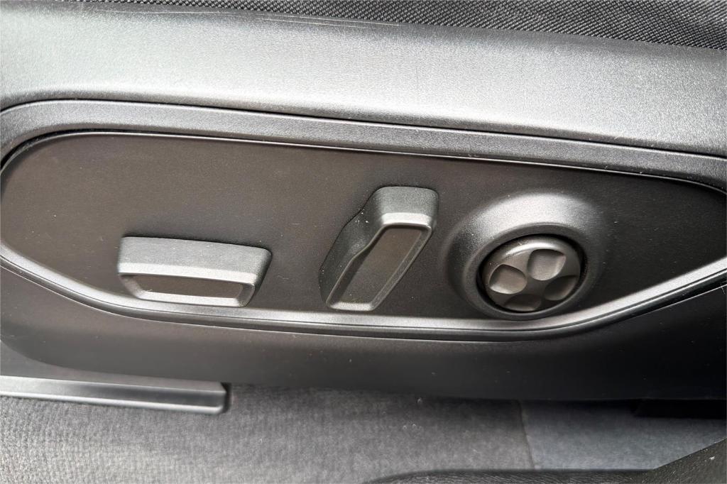 used 2023 Jeep Grand Cherokee car, priced at $29,170