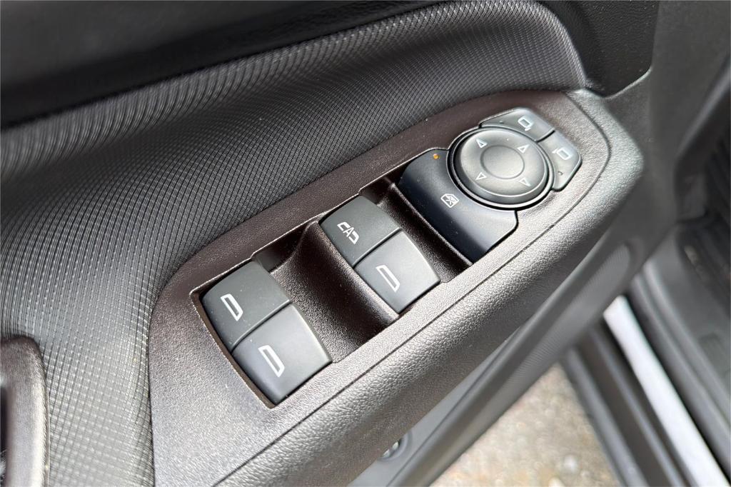 used 2022 Chevrolet Equinox car, priced at $23,070
