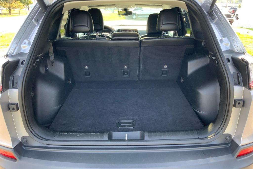 used 2019 Jeep Cherokee car, priced at $14,070