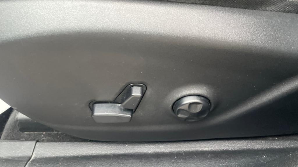 used 2021 Jeep Cherokee car, priced at $17,995