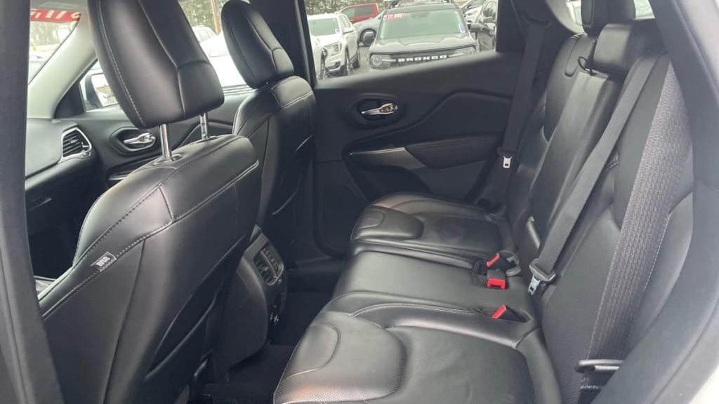 used 2021 Jeep Cherokee car, priced at $17,995