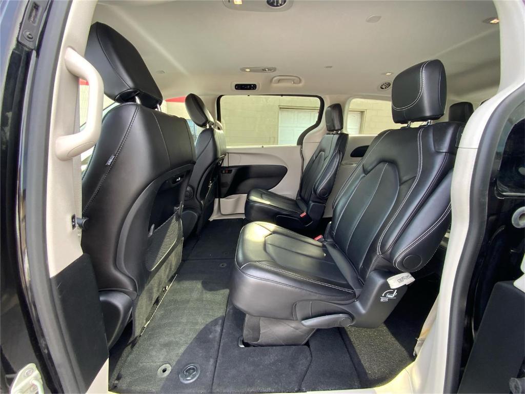 used 2024 Chrysler Pacifica car, priced at $27,295