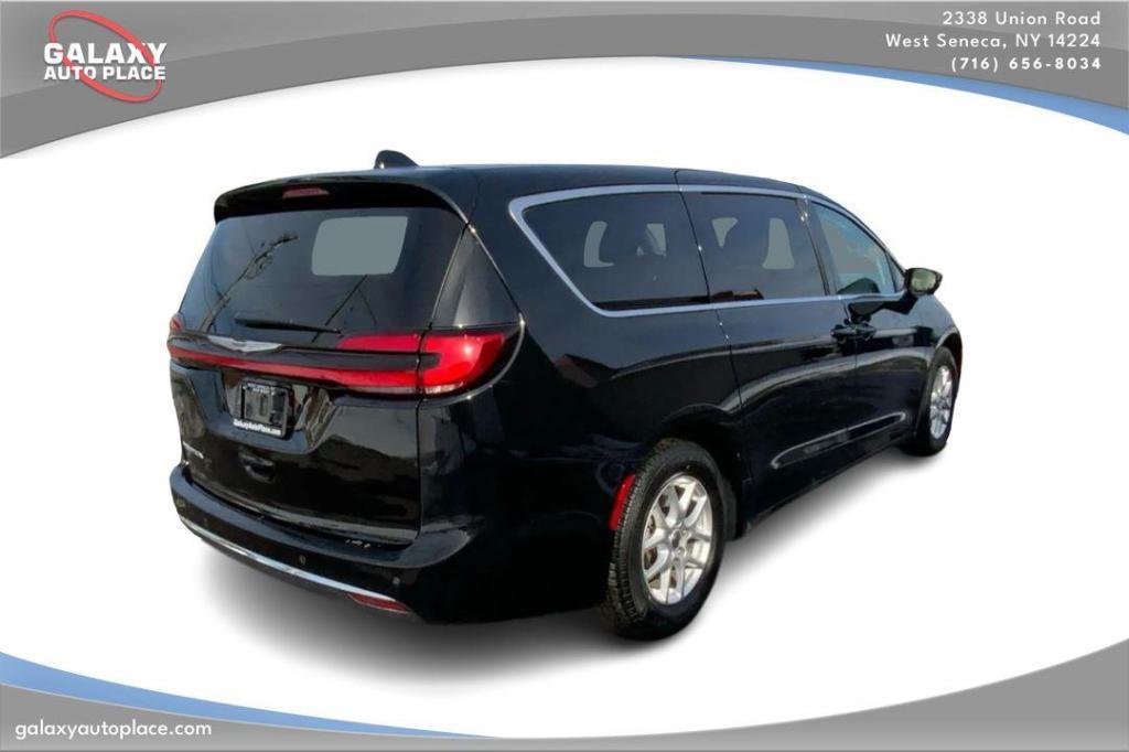 used 2024 Chrysler Pacifica car, priced at $27,295