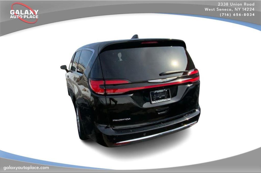 used 2024 Chrysler Pacifica car, priced at $27,295