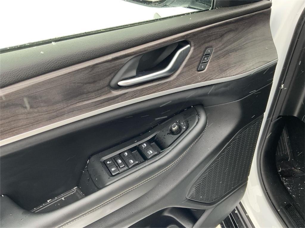 used 2023 Jeep Grand Cherokee L car, priced at $33,895