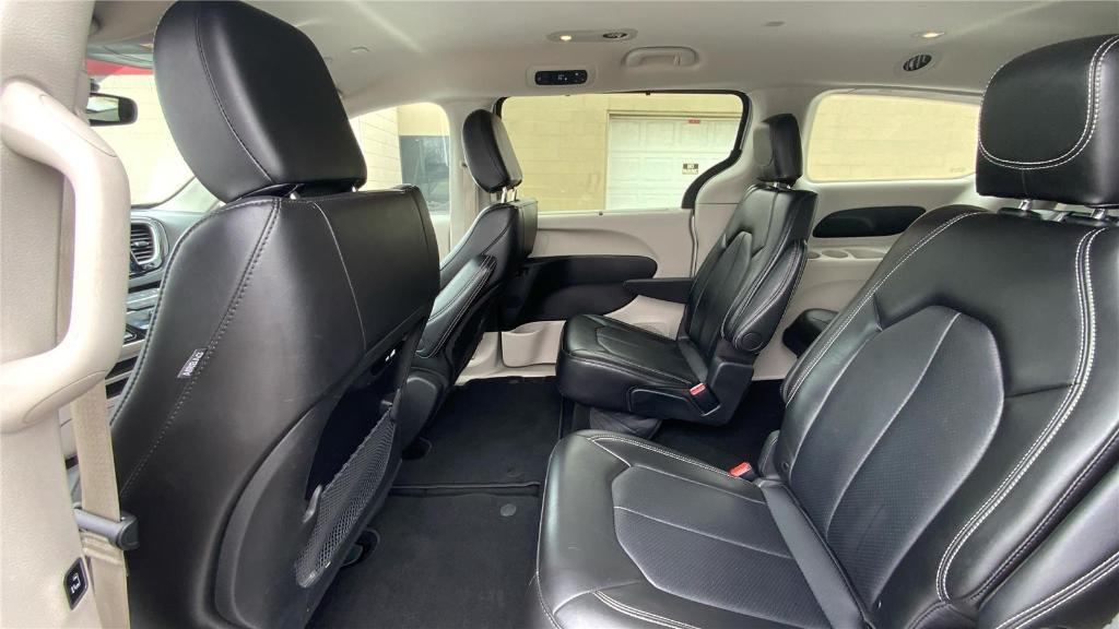 used 2024 Chrysler Pacifica car, priced at $27,495