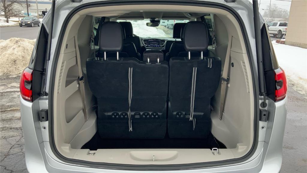 used 2024 Chrysler Pacifica car, priced at $27,495