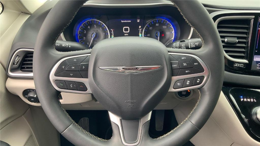 used 2024 Chrysler Pacifica car, priced at $27,495