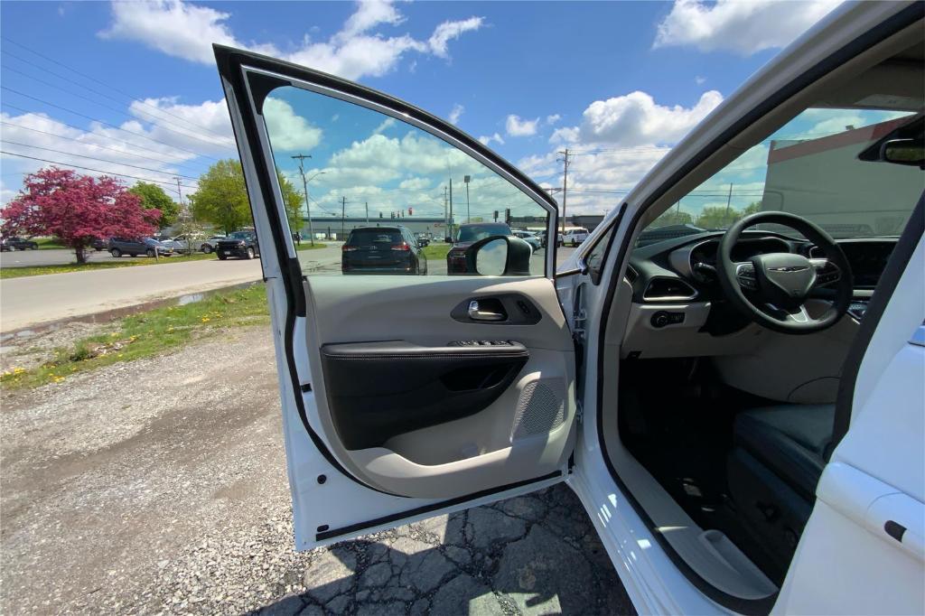 used 2023 Chrysler Pacifica car, priced at $24,070