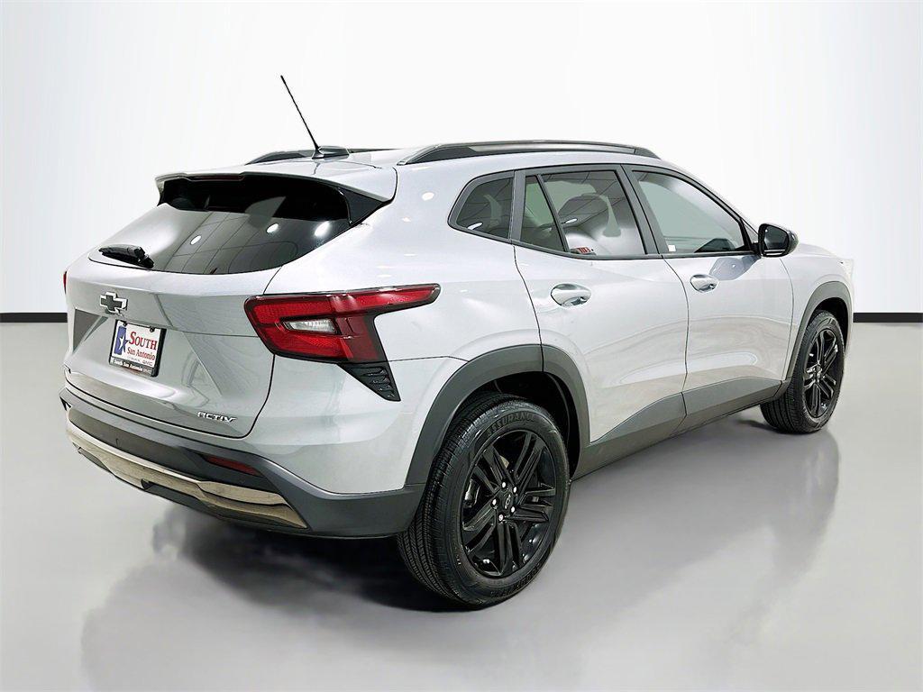 used 2025 Chevrolet Trax car, priced at $24,087