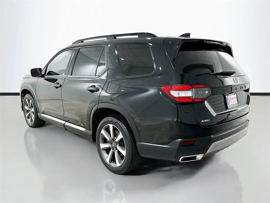 used 2023 Honda Pilot car, priced at $36,481