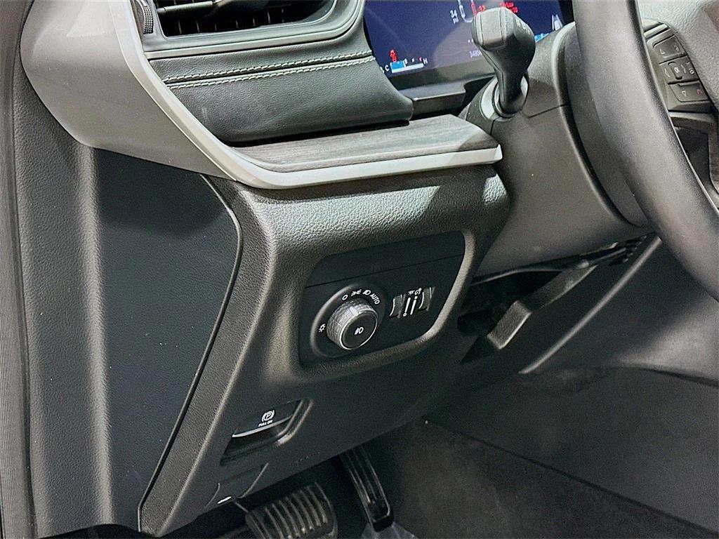 used 2022 Jeep Grand Cherokee car, priced at $25,322