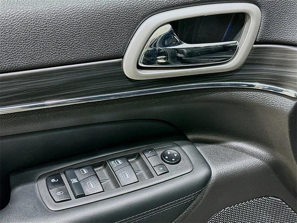 used 2021 Jeep Grand Cherokee car, priced at $24,491