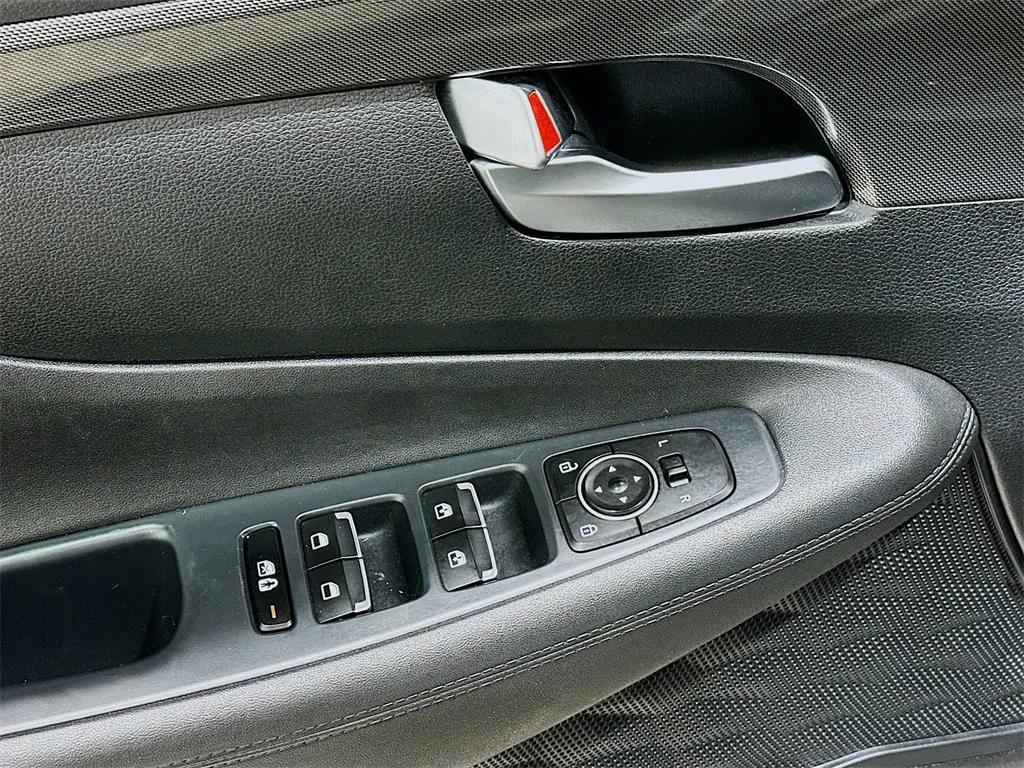 used 2022 Hyundai Santa Fe car, priced at $21,000