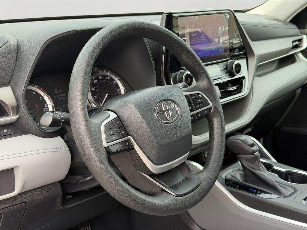 used 2023 Toyota Highlander car, priced at $36,925
