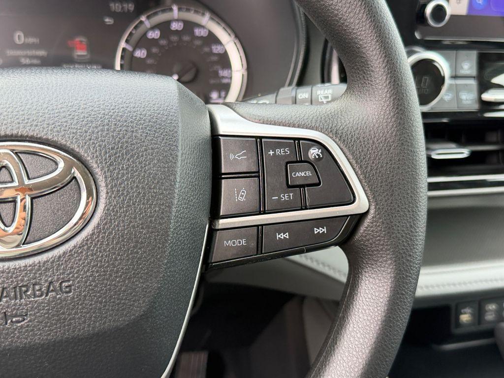 used 2023 Toyota Highlander car, priced at $36,925