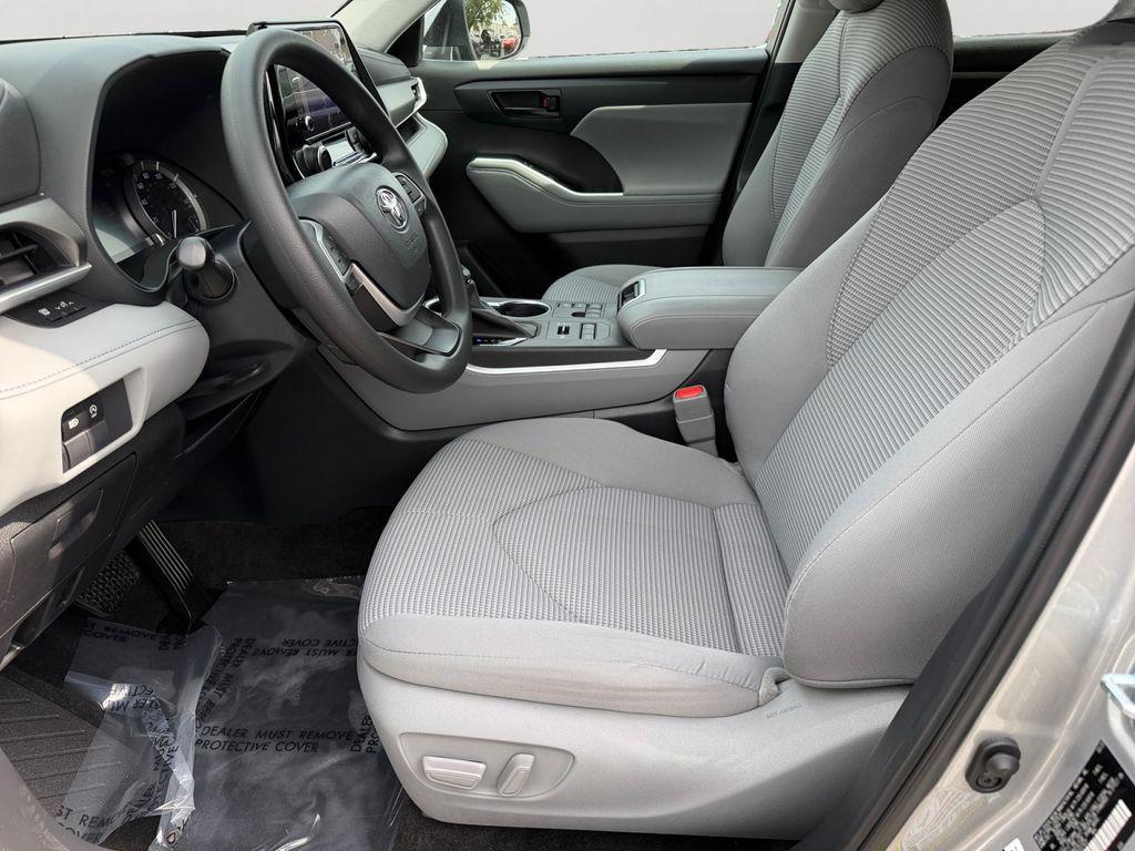used 2023 Toyota Highlander car, priced at $36,925