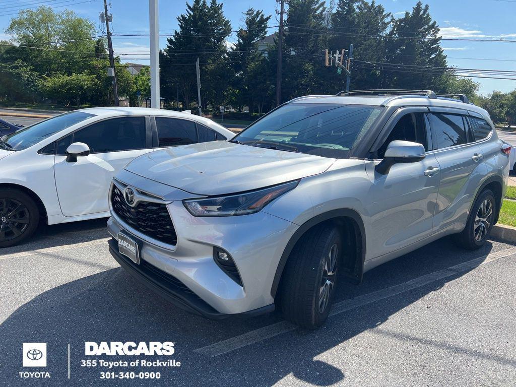 used 2021 Toyota Highlander car, priced at $31,350