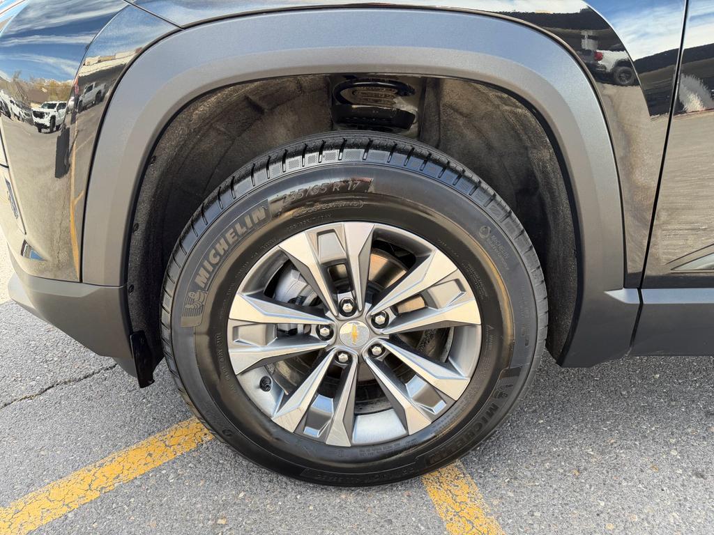 used 2025 Chevrolet Equinox car, priced at $27,000