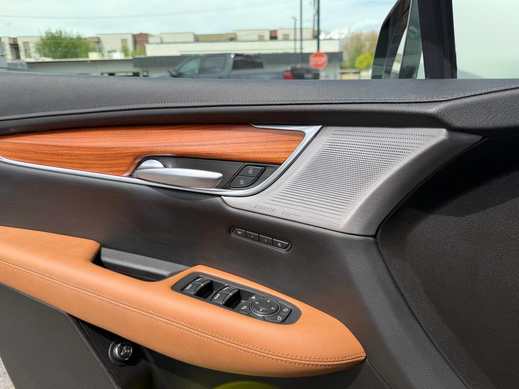 used 2021 Cadillac XT5 car, priced at $28,996