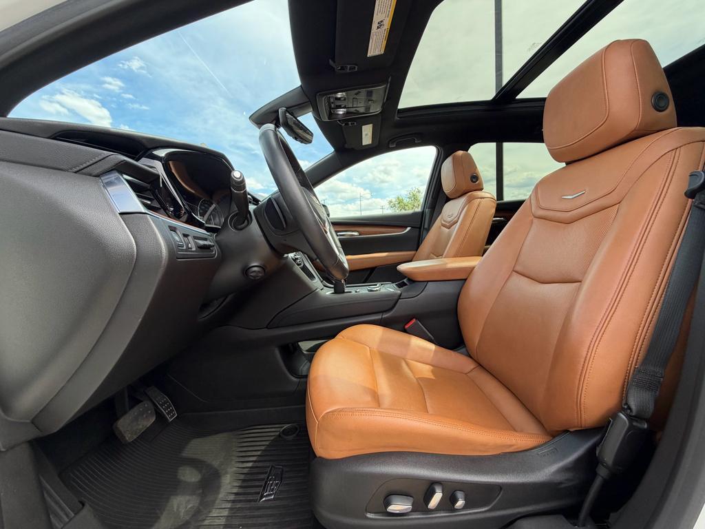 used 2021 Cadillac XT5 car, priced at $28,996