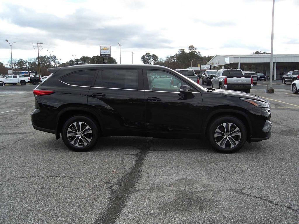 used 2023 Toyota Highlander car, priced at $33,972