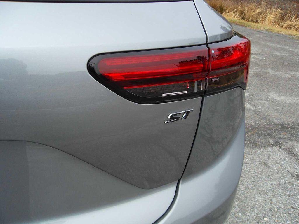 used 2023 Buick Envision car, priced at $29,777