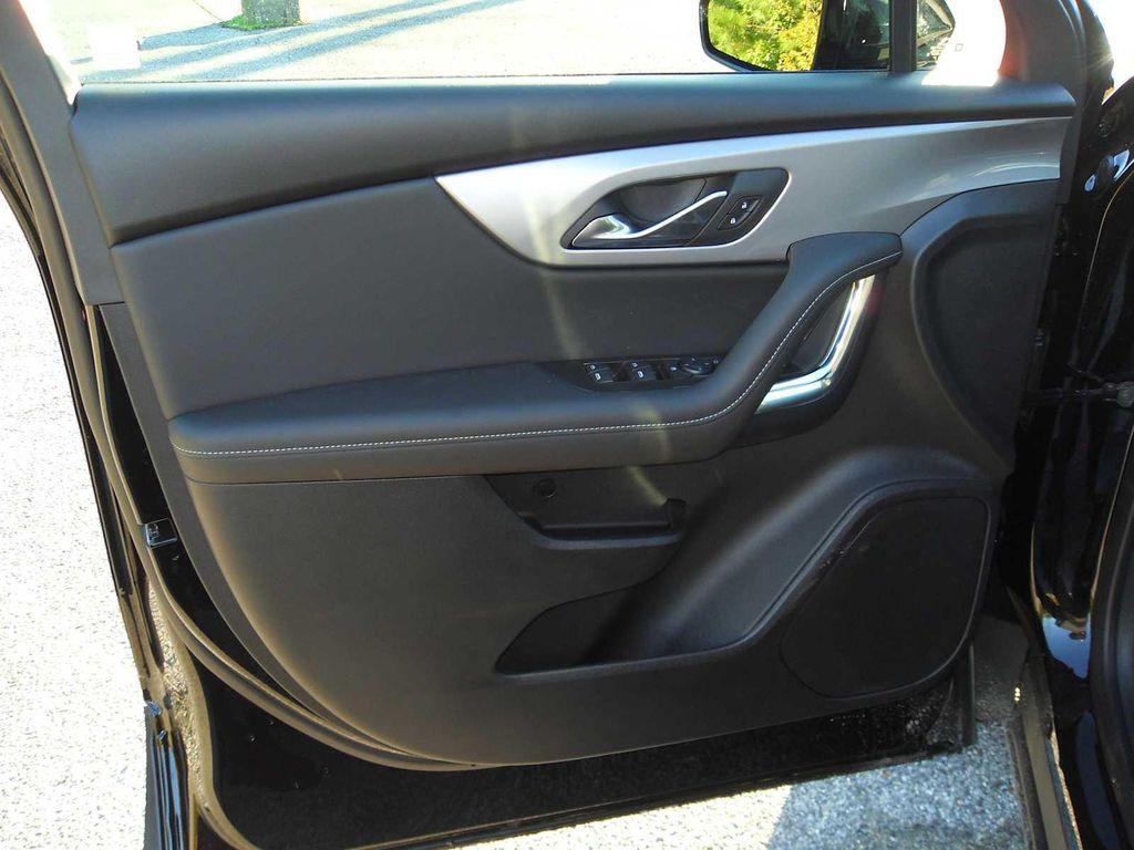 new 2025 Chevrolet Blazer car, priced at $34,445