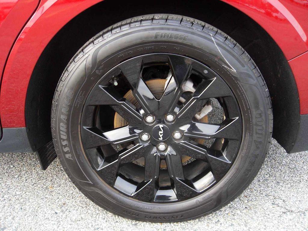 used 2024 Kia Carnival car, priced at $37,798