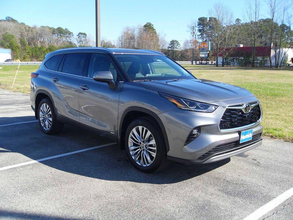 new 2026 Toyota Highlander Hybrid car, priced at $57,333