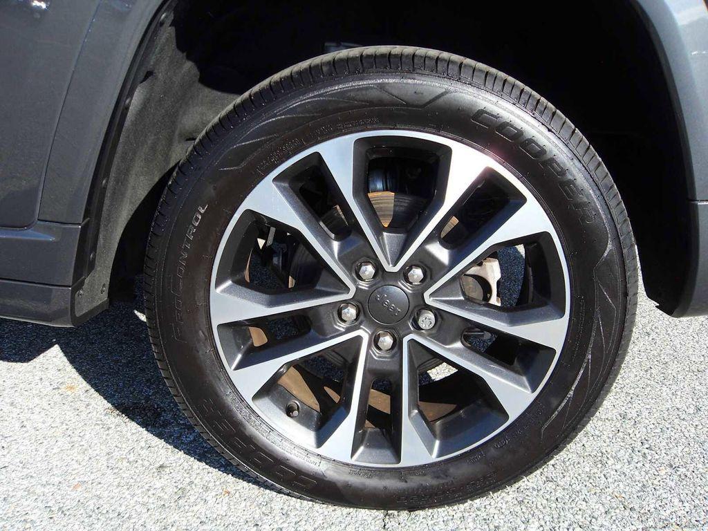 used 2022 Jeep Grand Cherokee car, priced at $31,044