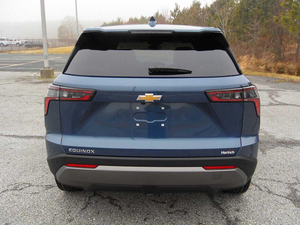 new 2026 Chevrolet Equinox car, priced at $30,560