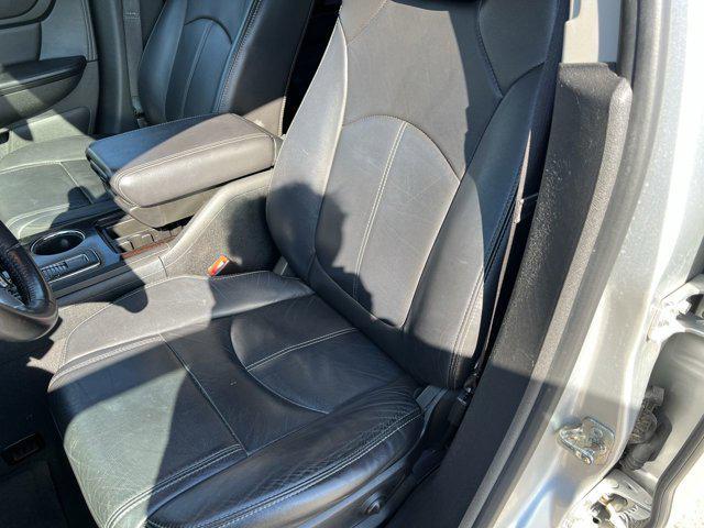 used 2016 Chevrolet Traverse car, priced at $8,000
