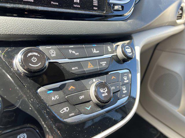 used 2024 Chrysler Pacifica car, priced at $29,300