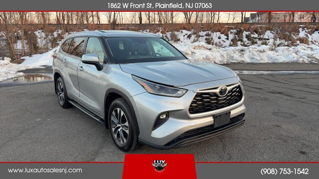 used 2021 Toyota Highlander car, priced at $22,900