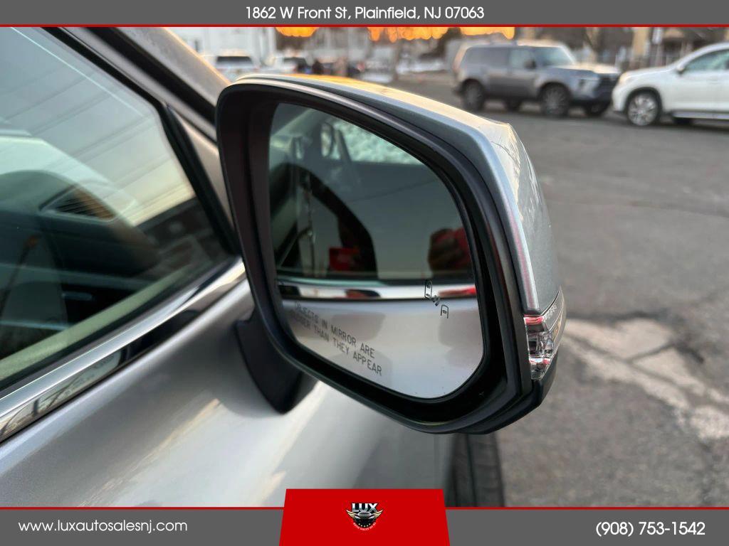 used 2021 Toyota Highlander car, priced at $22,900
