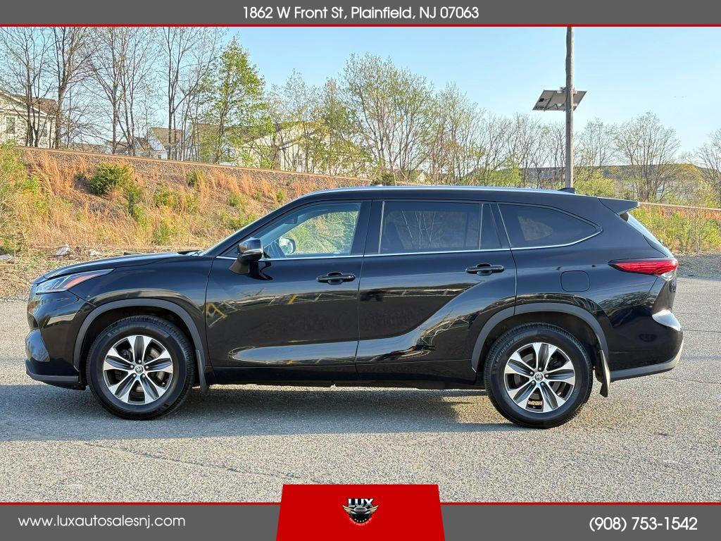 used 2021 Toyota Highlander car, priced at $19,900