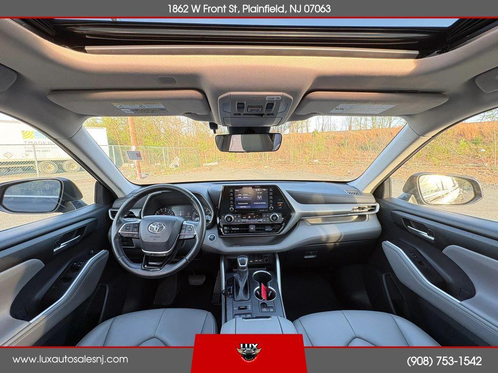 used 2021 Toyota Highlander car, priced at $19,900