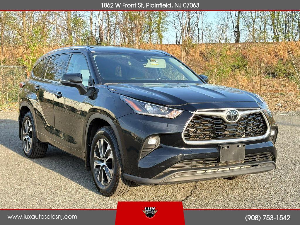 used 2021 Toyota Highlander car, priced at $19,900