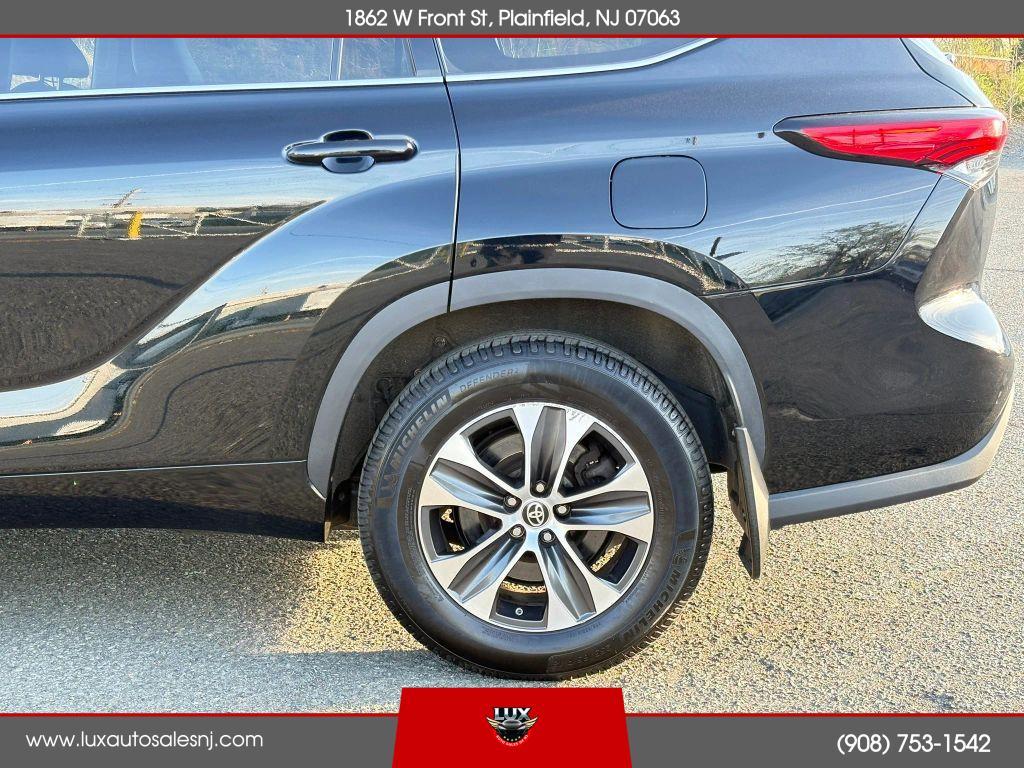 used 2021 Toyota Highlander car, priced at $19,900